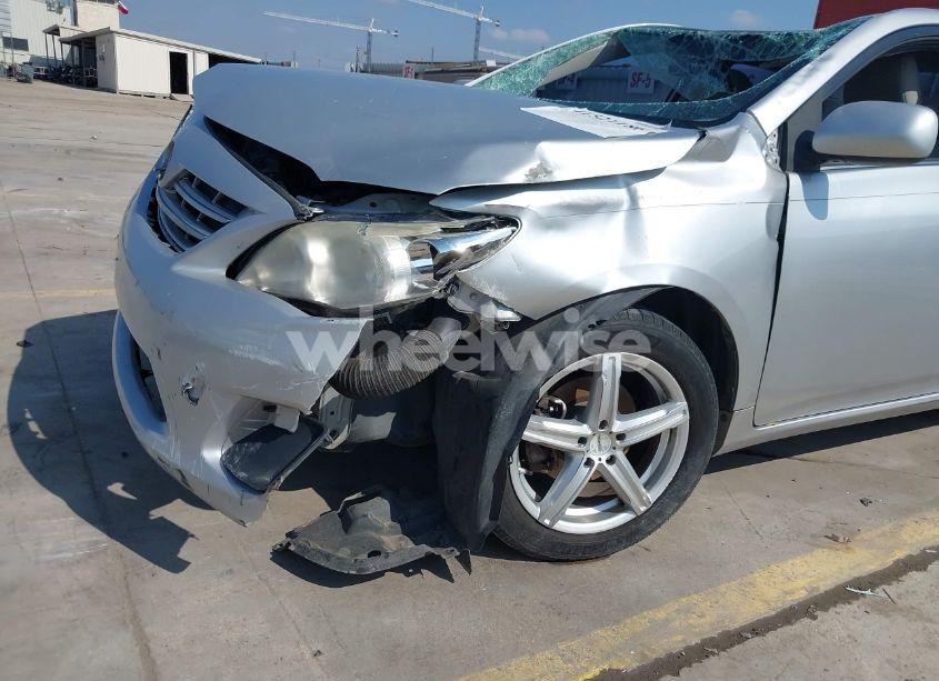 Photo 15 of 2013 Toyota Corolla LE (VIN 2T1BU4EE1DC054153)