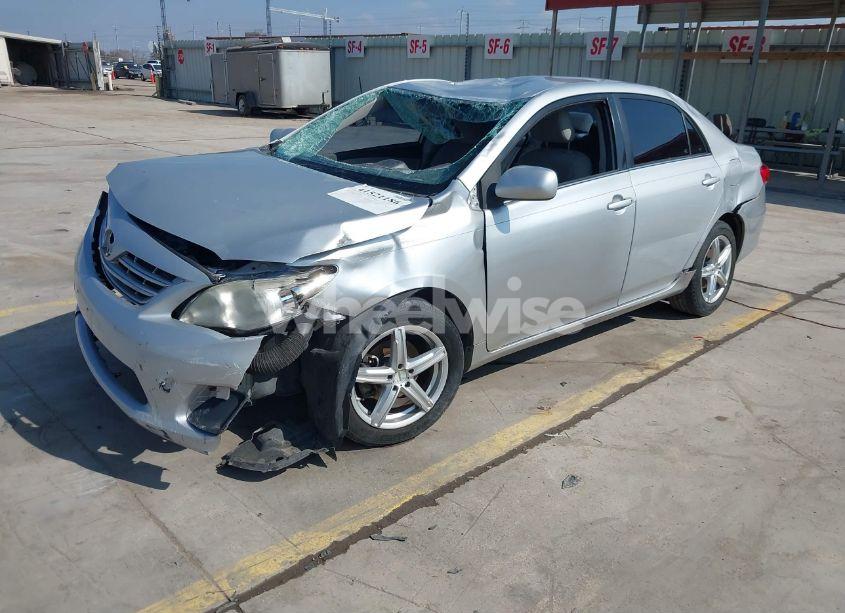 Photo 2 of 2013 Toyota Corolla LE (VIN 2T1BU4EE1DC054153)