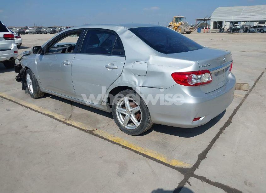 Photo 3 of 2013 Toyota Corolla LE (VIN 2T1BU4EE1DC054153)
