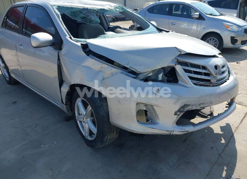 Photo 6 of 2013 Toyota Corolla LE (VIN 2T1BU4EE1DC054153)