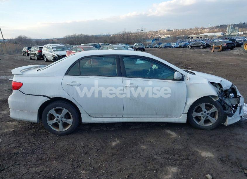 Photo 14 of 2013 Toyota Corolla S (VIN 2T1BU4EE1DC060485)