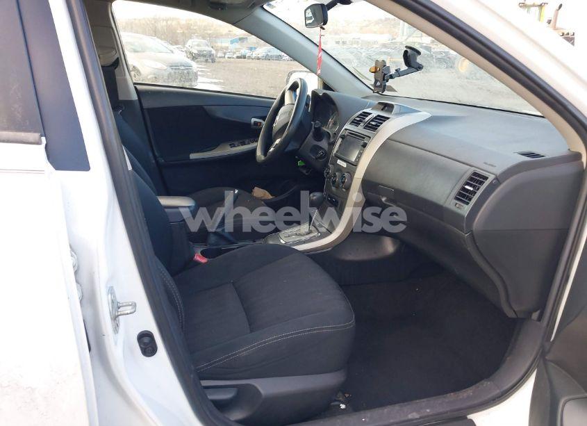 Photo 5 of 2013 Toyota Corolla S (VIN 2T1BU4EE1DC060485)