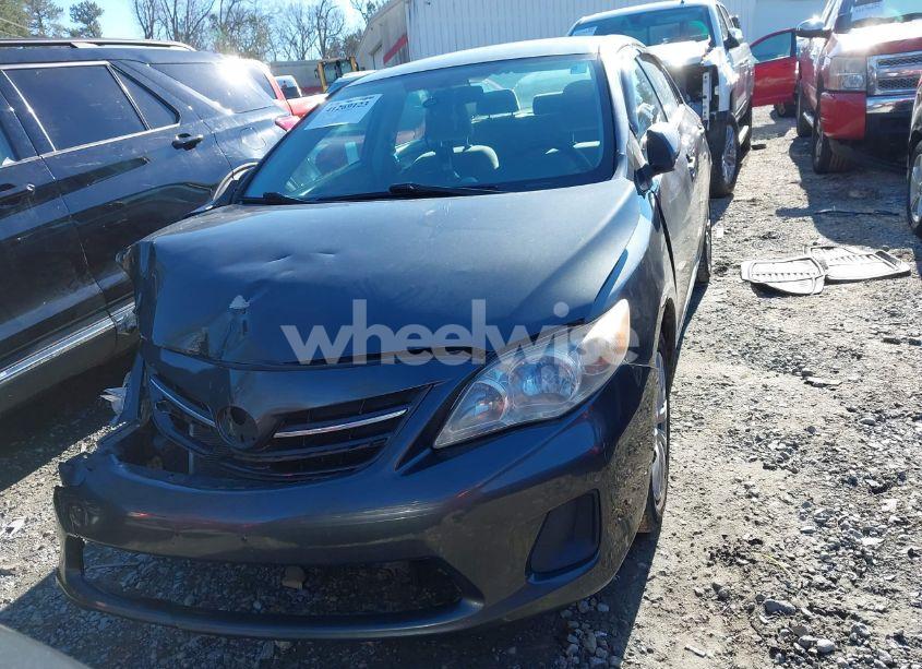 Photo 12 of 2013 Toyota Corolla LE (VIN 2T1BU4EE1DC070367)