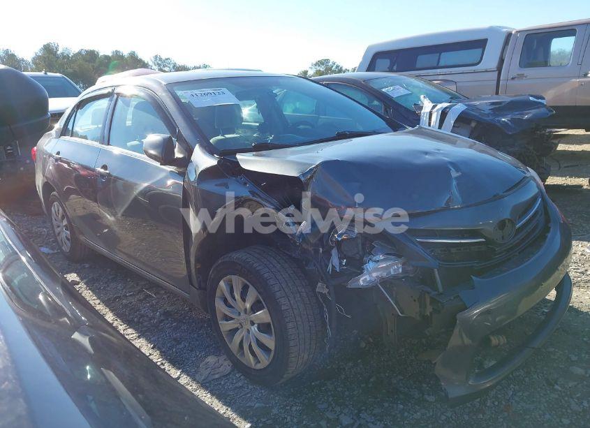 Photo 13 of 2013 Toyota Corolla LE (VIN 2T1BU4EE1DC070367)