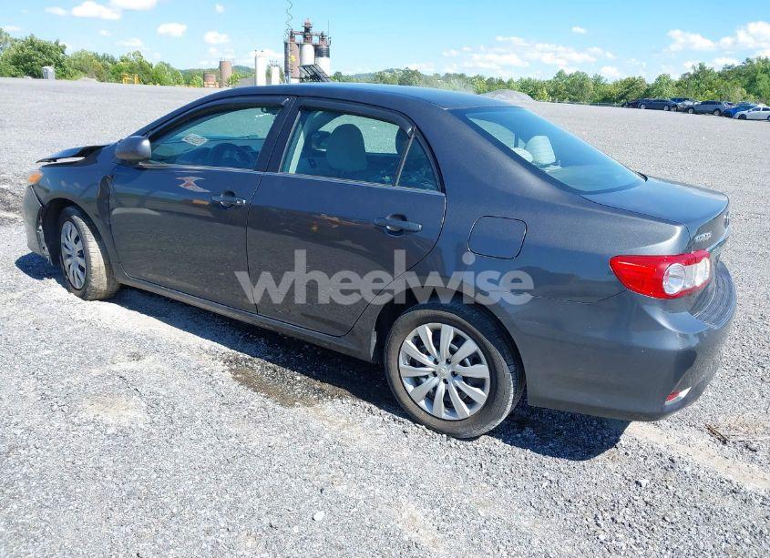 Photo 3 of 2013 Toyota Corolla LE (VIN 2T1BU4EE1DC070367)