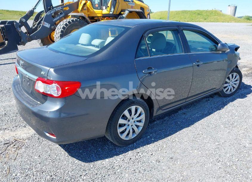 Photo 4 of 2013 Toyota Corolla LE (VIN 2T1BU4EE1DC070367)