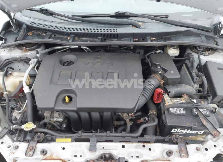 Photo 10 of 2013 Toyota Corolla LE (VIN 2T1BU4EE1DC072586)