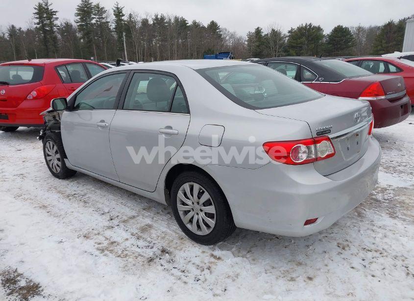 Photo 3 of 2013 Toyota Corolla LE (VIN 2T1BU4EE1DC072586)