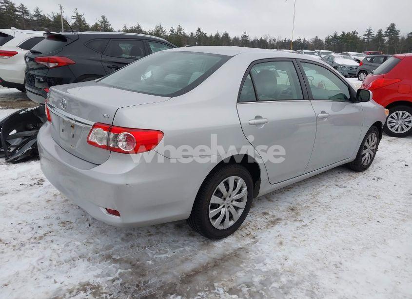 Photo 4 of 2013 Toyota Corolla LE (VIN 2T1BU4EE1DC072586)