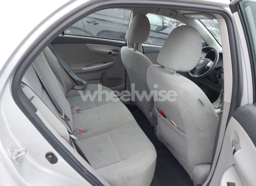Photo 8 of 2013 Toyota Corolla LE (VIN 2T1BU4EE1DC072586)