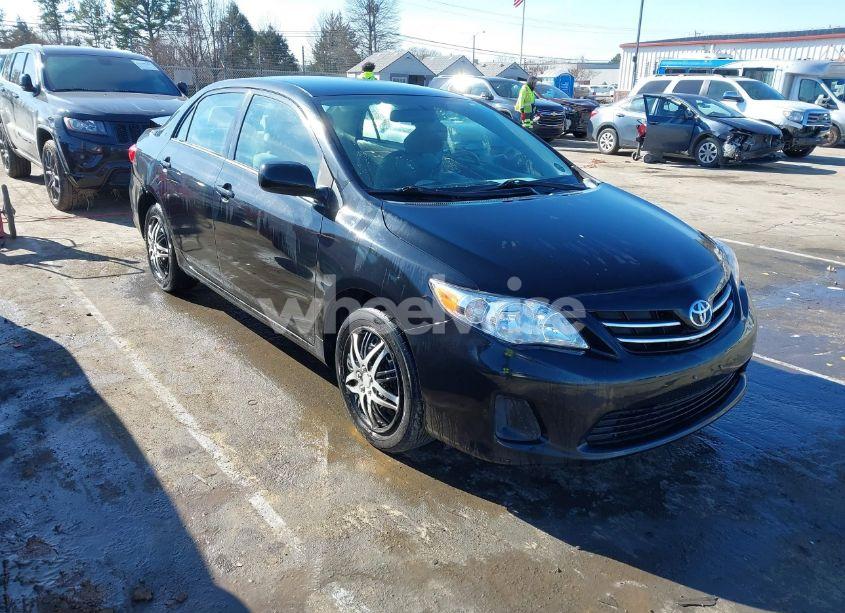 2013 Toyota Corolla LE (VIN 2T1BU4EE1DC079568) main photo