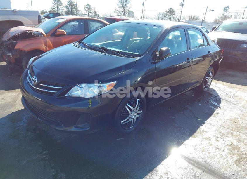 Photo 2 of 2013 Toyota Corolla LE (VIN 2T1BU4EE1DC079568)