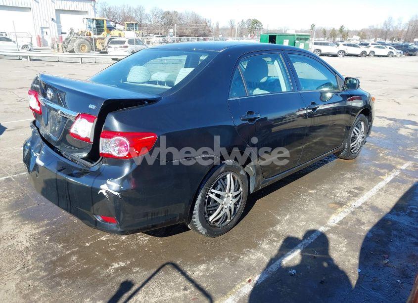 Photo 4 of 2013 Toyota Corolla LE (VIN 2T1BU4EE1DC079568)