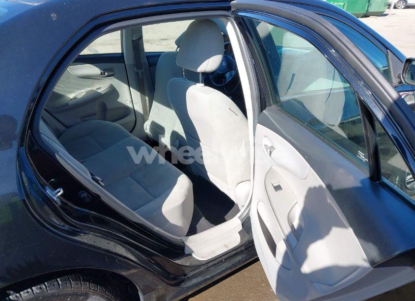 Photo 8 of 2013 Toyota Corolla LE (VIN 2T1BU4EE1DC079568)