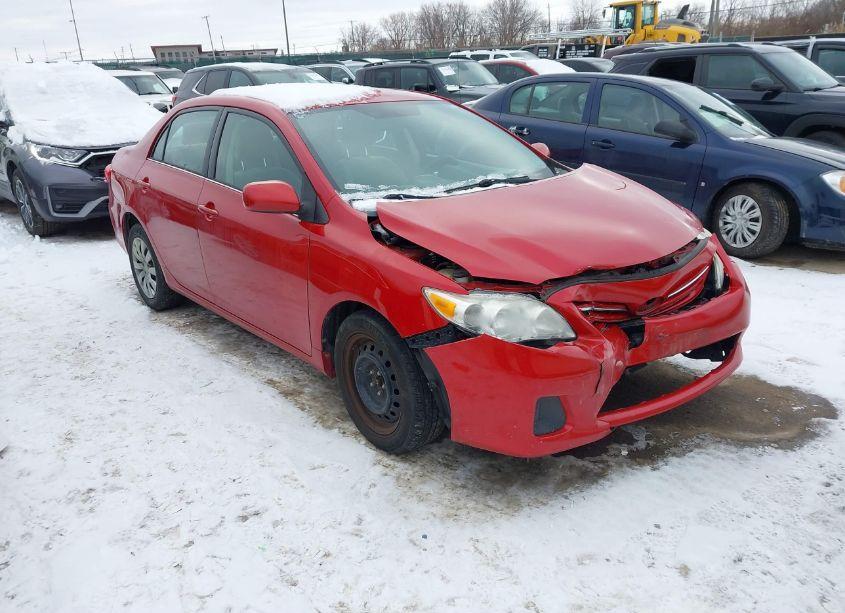 2013 Toyota Corolla LE (VIN 2T1BU4EE1DC084284) main photo