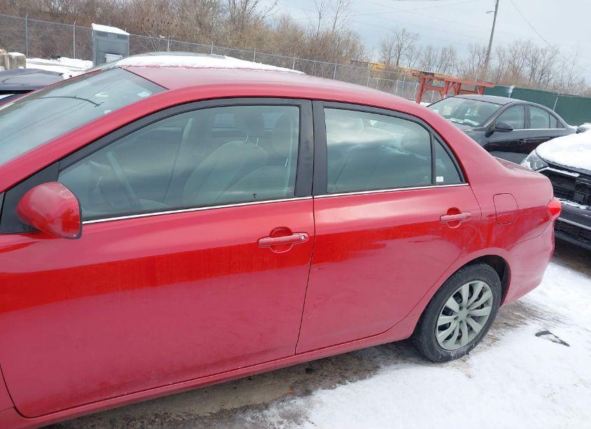 Photo 14 of 2013 Toyota Corolla LE (VIN 2T1BU4EE1DC084284)