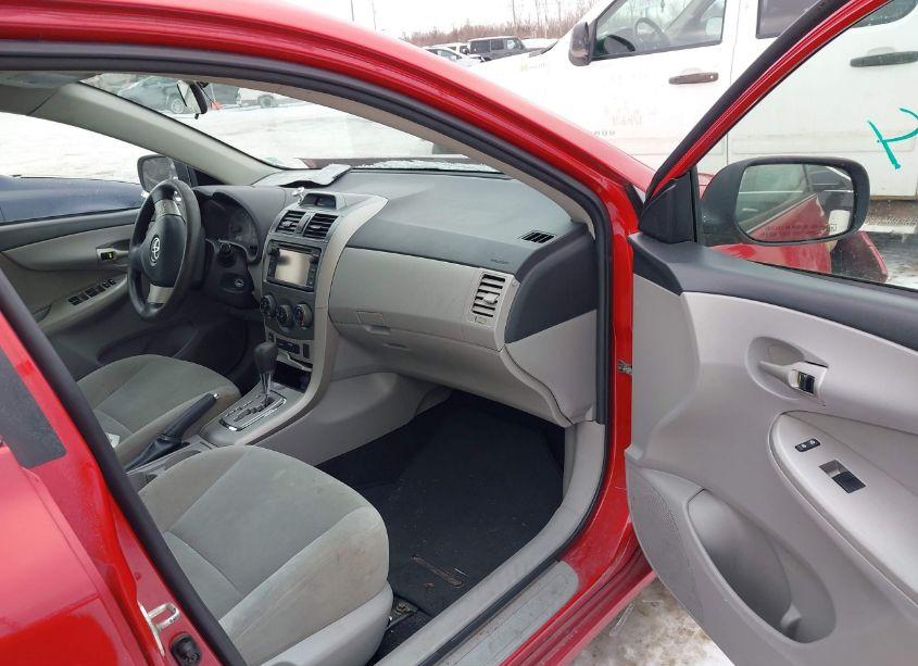 Photo 5 of 2013 Toyota Corolla LE (VIN 2T1BU4EE1DC084284)