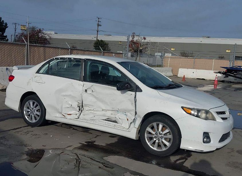 2013 Toyota Corolla S/LE (VIN 2T1BU4EE1DC084964) main photo