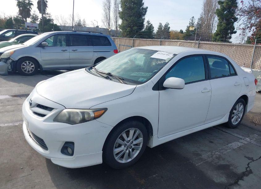 Photo 2 of 2013 Toyota Corolla S/LE (VIN 2T1BU4EE1DC084964)