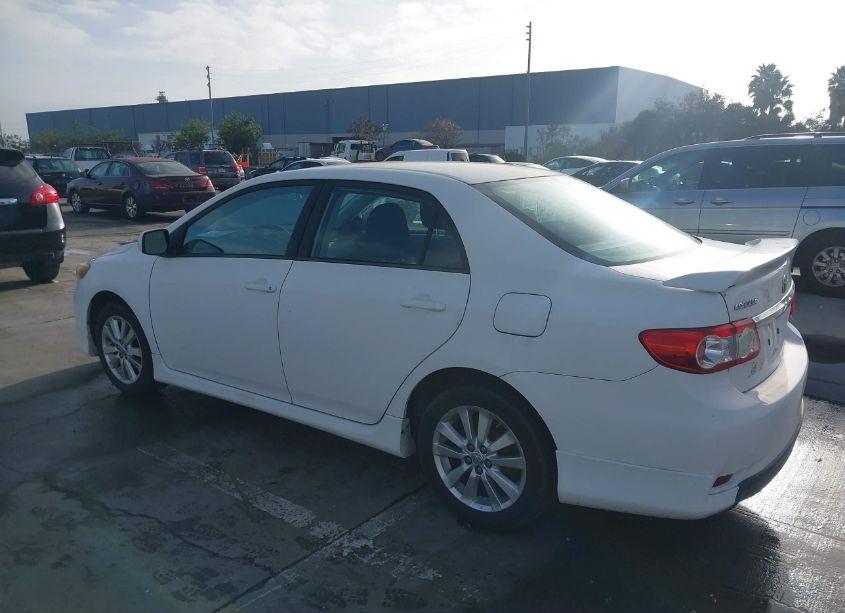 Photo 3 of 2013 Toyota Corolla S/LE (VIN 2T1BU4EE1DC084964)