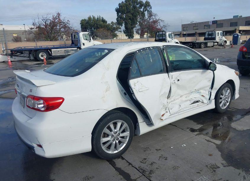 Photo 4 of 2013 Toyota Corolla S/LE (VIN 2T1BU4EE1DC084964)