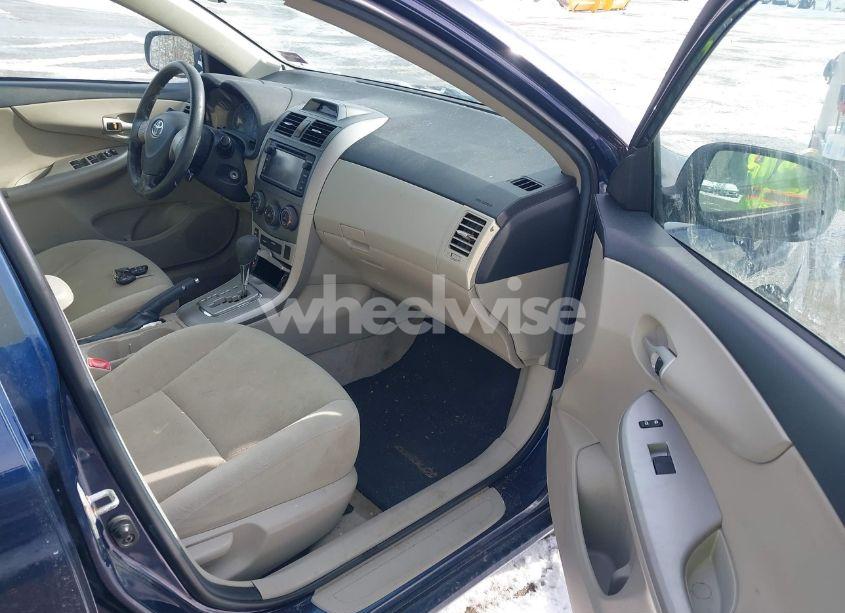 Photo 5 of 2013 Toyota Corolla LE (VIN 2T1BU4EE1DC107787)