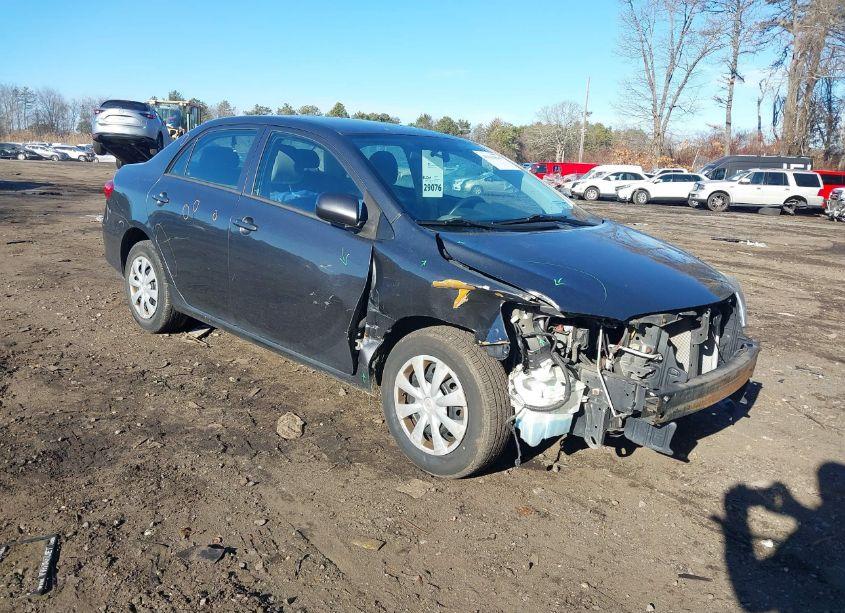 2013 Toyota Corolla L (VIN 2T1BU4EE1DC108552) main photo