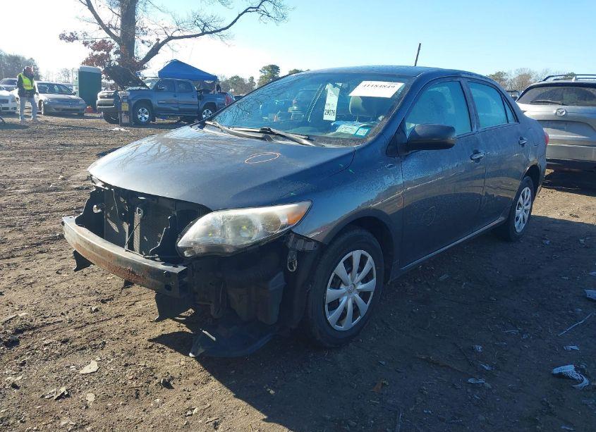 Photo 2 of 2013 Toyota Corolla L (VIN 2T1BU4EE1DC108552)