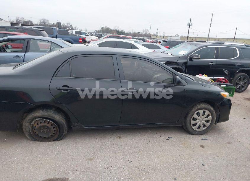 Photo 13 of 2013 Toyota Corolla L (VIN 2T1BU4EE1DC121253)