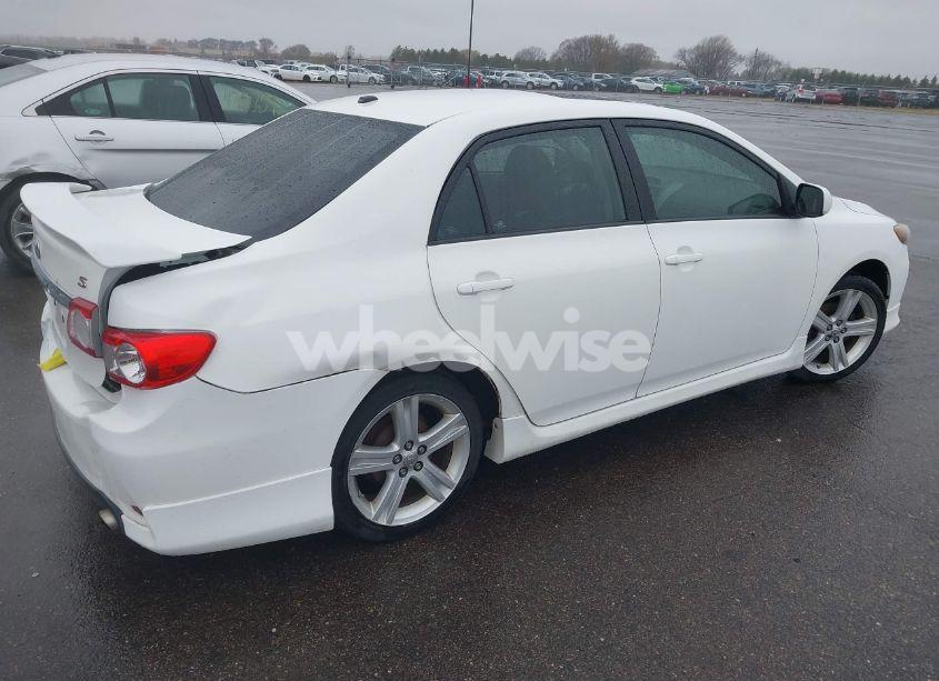 Photo 4 of 2013 Toyota Corolla S (VIN 2T1BU4EE1DC918764)