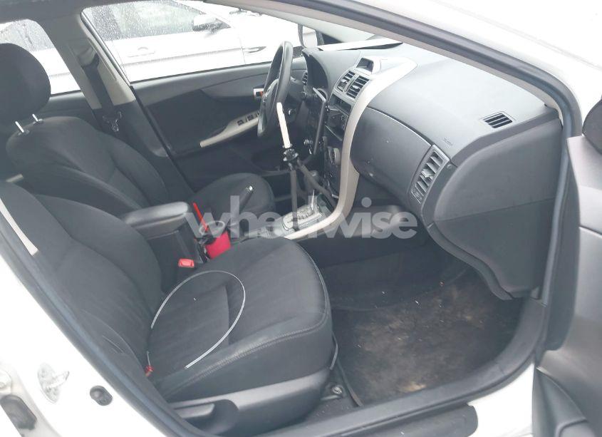 Photo 5 of 2013 Toyota Corolla S (VIN 2T1BU4EE1DC918764)