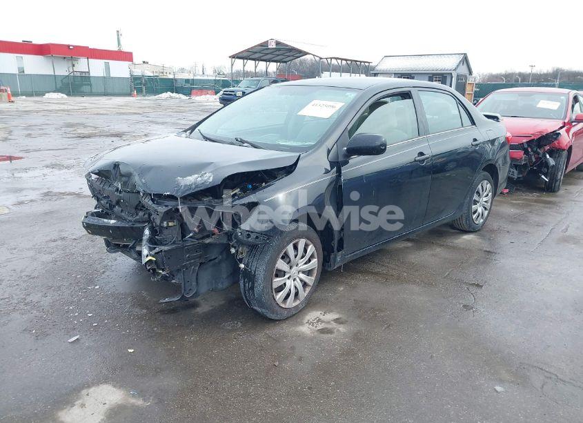 Photo 2 of 2013 Toyota Corolla LE (VIN 2T1BU4EE1DC959086)