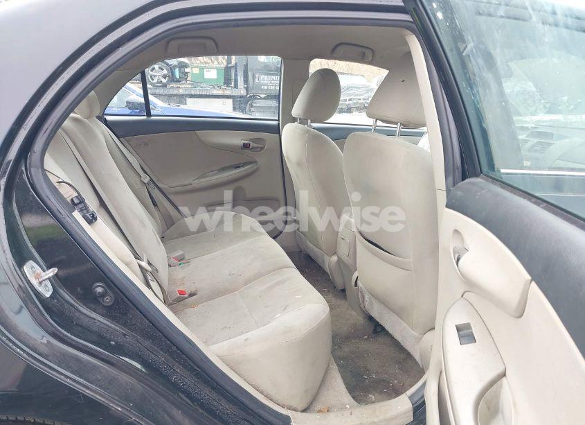 Photo 8 of 2013 Toyota Corolla LE (VIN 2T1BU4EE1DC959086)