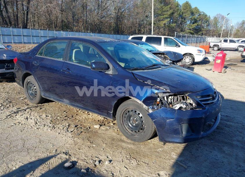 2013 Toyota Corolla LE (VIN 2T1BU4EE1DC965504) main photo