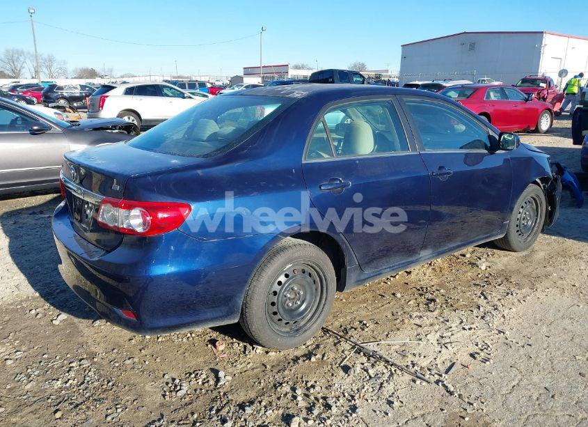 Photo 4 of 2013 Toyota Corolla LE (VIN 2T1BU4EE1DC965504)