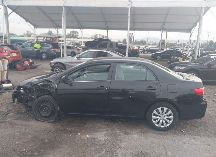 Photo 15 of 2013 Toyota Corolla LE (VIN 2T1BU4EE1DC973392)