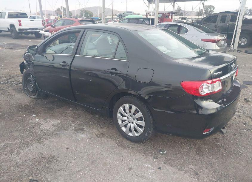 Photo 3 of 2013 Toyota Corolla LE (VIN 2T1BU4EE1DC973392)