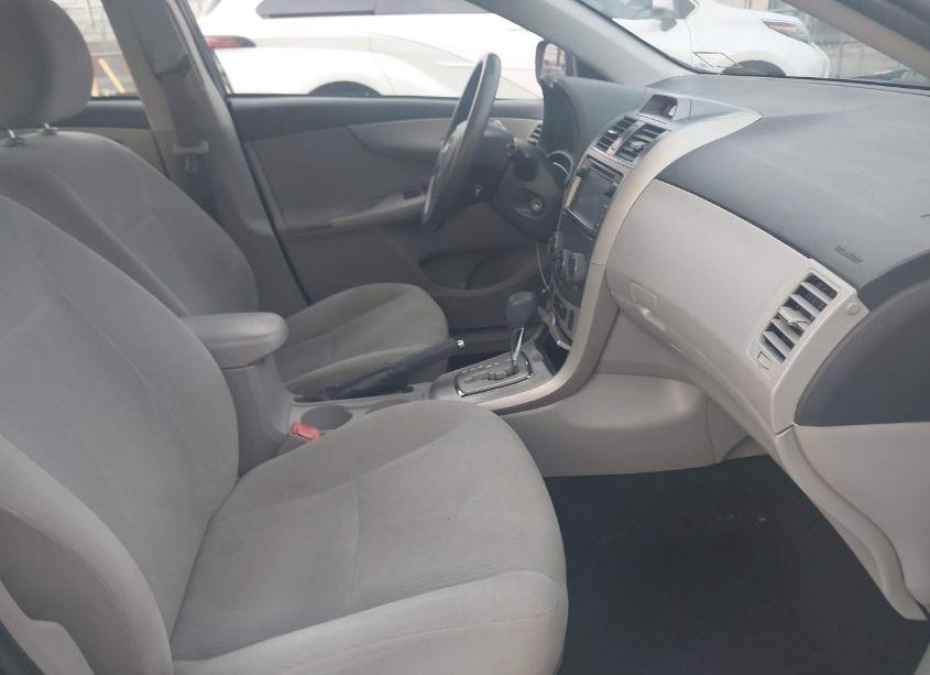 Photo 5 of 2013 Toyota Corolla LE (VIN 2T1BU4EE1DC973392)