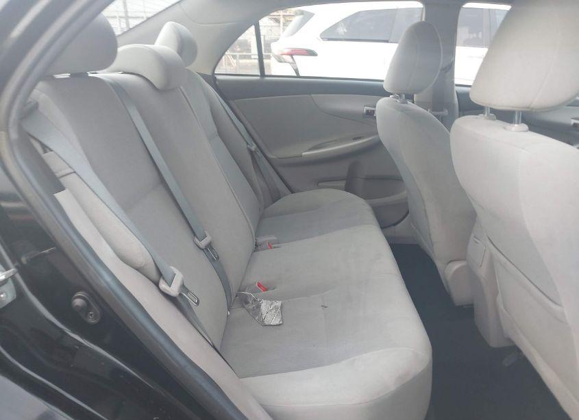 Photo 8 of 2013 Toyota Corolla LE (VIN 2T1BU4EE1DC973392)