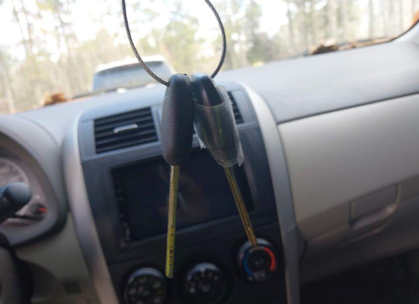 Photo 11 of 2010 Toyota Corolla LE (VIN 2T1BU4EE2AC261467)