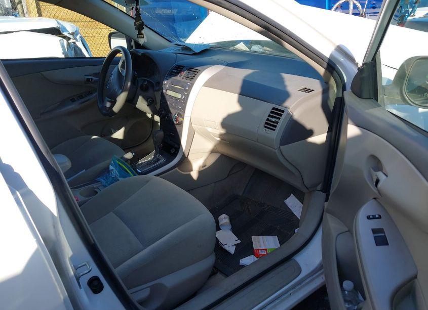 Photo 5 of 2010 Toyota Corolla LE (VIN 2T1BU4EE2AC299684)