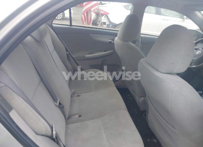 Photo 8 of 2010 Toyota Corolla LE (VIN 2T1BU4EE2AC313969)