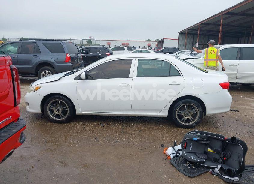 Photo 14 of 2010 Toyota Corolla LE (VIN 2T1BU4EE2AC362928)