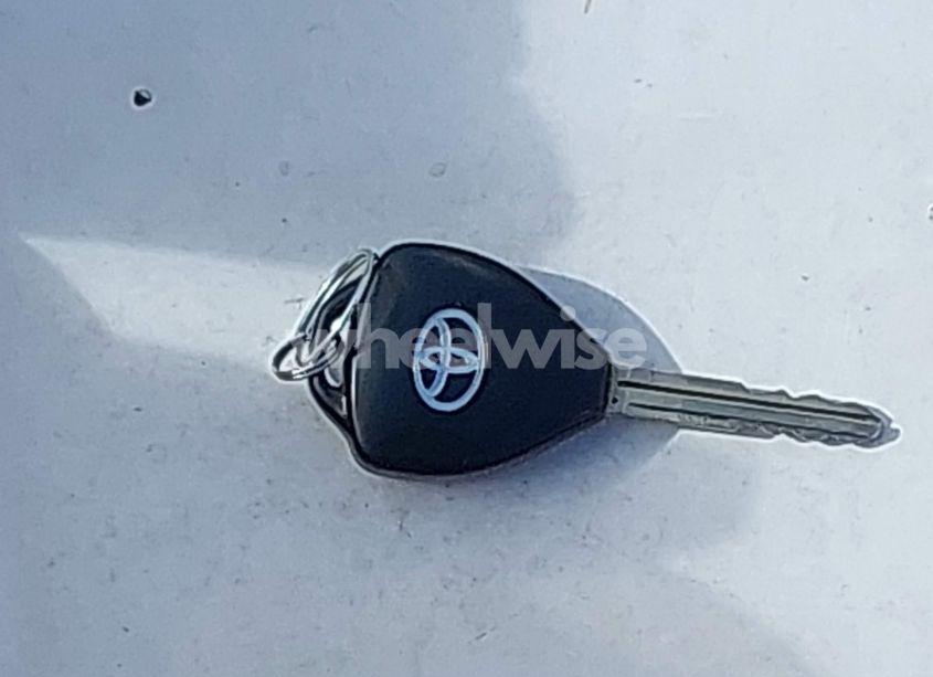 Photo 11 of 2010 Toyota Corolla LE (VIN 2T1BU4EE2AC398621)