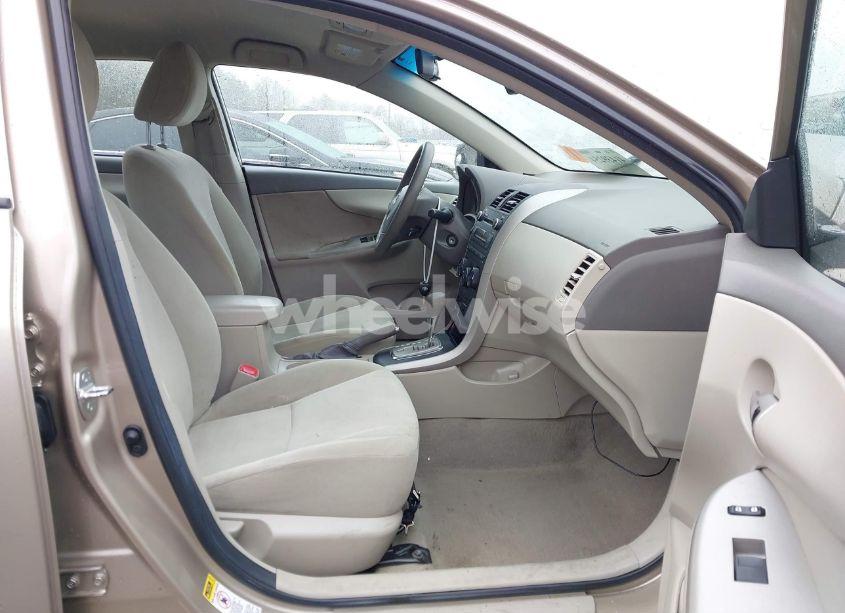 Photo 5 of 2010 Toyota Corolla LE (VIN 2T1BU4EE2AC519857)