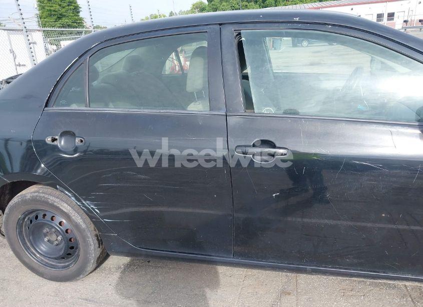 Photo 13 of 2010 Toyota Corolla LE (VIN 2T1BU4EE2AC526789)