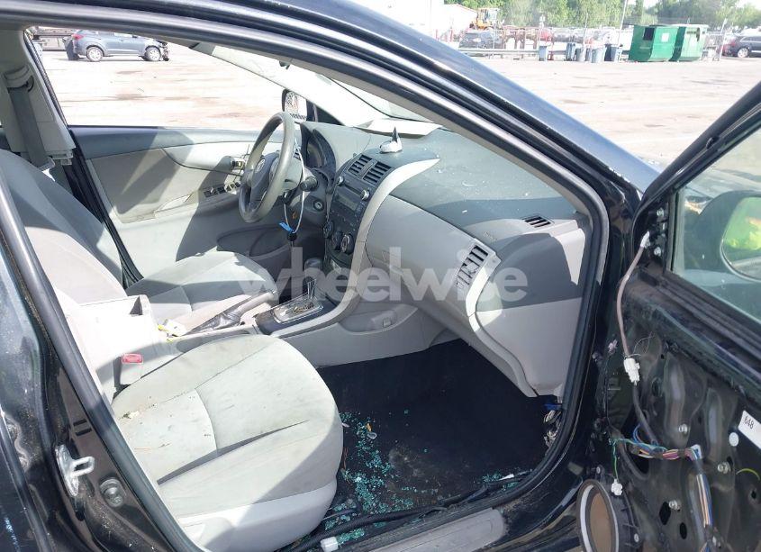 Photo 5 of 2010 Toyota Corolla LE (VIN 2T1BU4EE2AC526789)