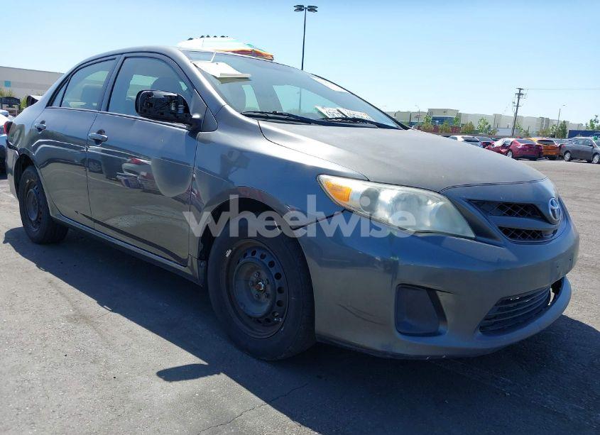 2011 Toyota Corolla LE (VIN 2T1BU4EE2BC536014) main photo