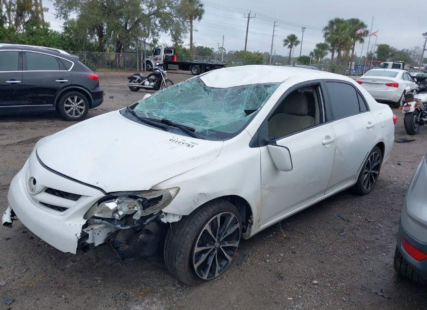 Photo 15 of 2011 Toyota Corolla LE (VIN 2T1BU4EE2BC574889)