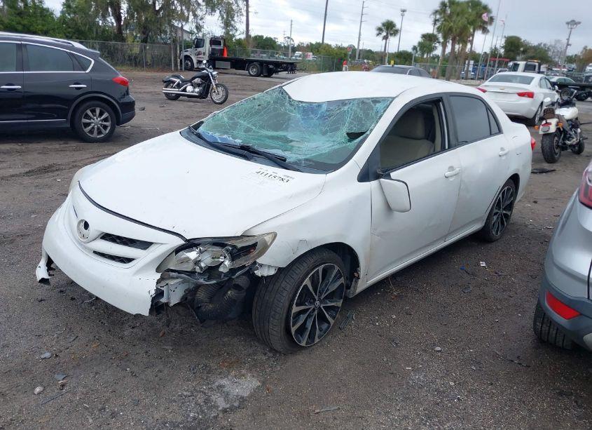 Photo 2 of 2011 Toyota Corolla LE (VIN 2T1BU4EE2BC574889)